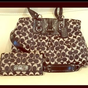 AUTHENTIC LARGE COACH PURSE AND WALLET